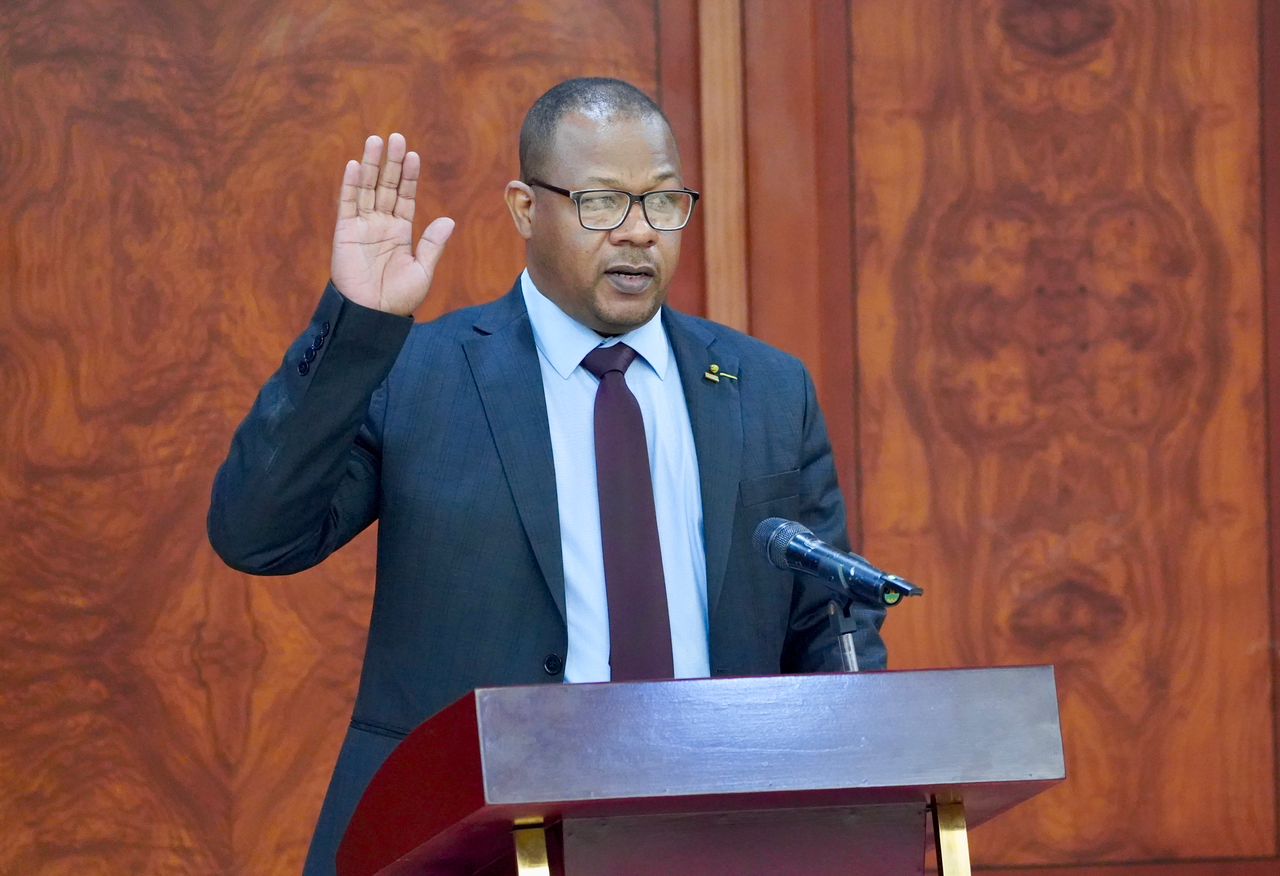 Le Président de la République préside la cérémonie de prestation de serment de la présidente et des membres du Conseil de l’Autorité de Régulation des Marchés publics (5)