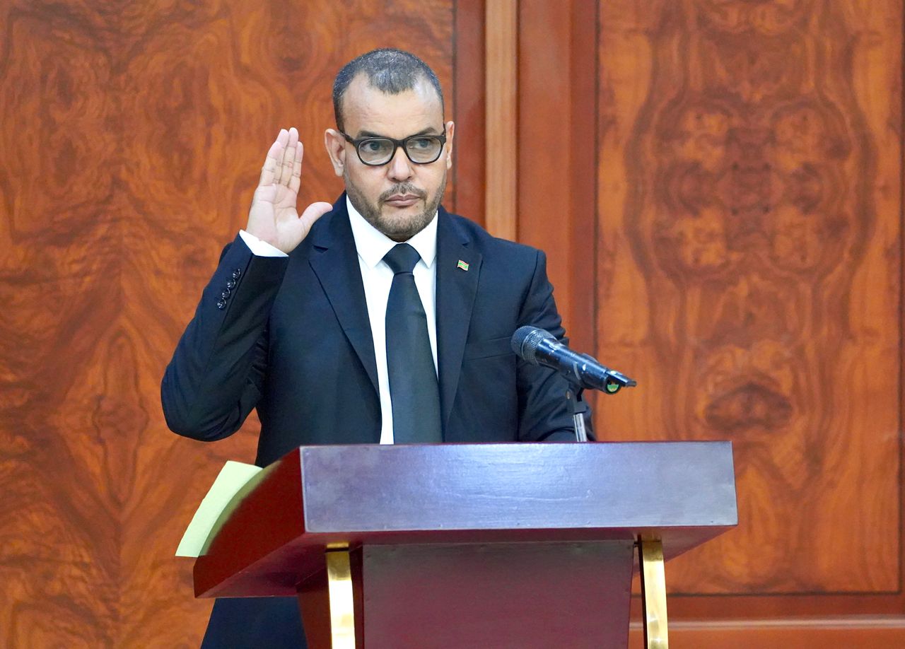 Le Président de la République préside la cérémonie de prestation de serment de la présidente et des membres du Conseil de l’Autorité de Régulation des Marchés publics (8)